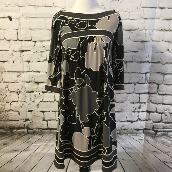 Gorgeous BCBG MaxAzria Dress - Picture 3 of 5